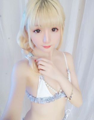 丰满白嫩极品少妇呻吟啪啪片