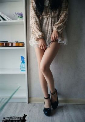 美女下部私部位撒尿
