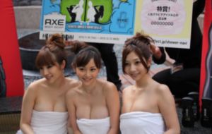你妈妈也一样电影