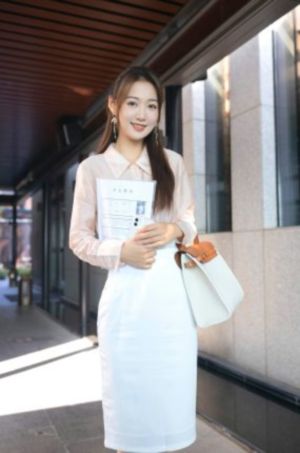美丽姑娘免费观看在线英语版