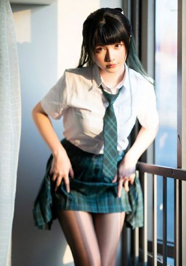 俏女性花开